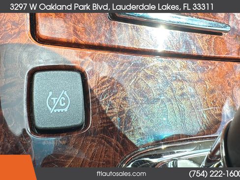 Used 2007 Cadillac DTS w/ Trunk Convenience Package image 81