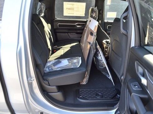 New 2026 RAM 1500 4x4 Crew Cab image 31