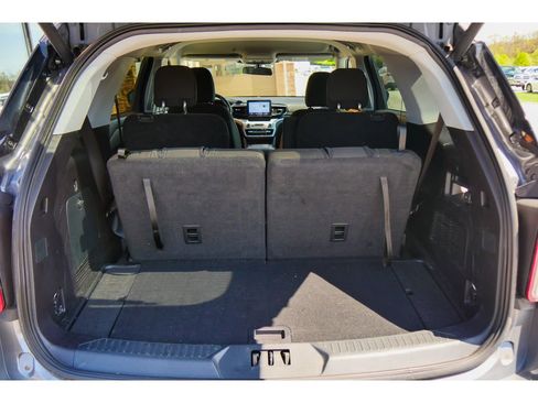 Used 2021 Ford Explorer XLT image 27