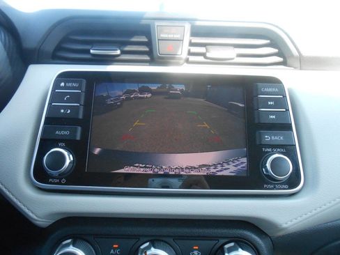 Used 2021 Nissan Versa SV image 13