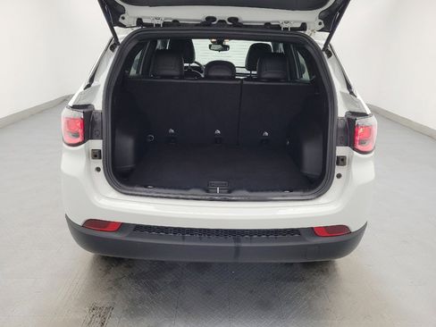 Used 2024 Jeep Compass Latitude image 29