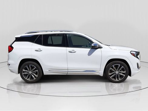 Used 2020 GMC Terrain Denali w/ Denali Premium Package FWD image 8