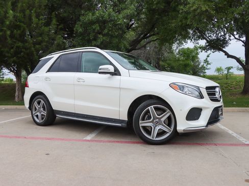 Used 2018 Mercedes-Benz GLE 350 w/ Premium 1 Package image 1