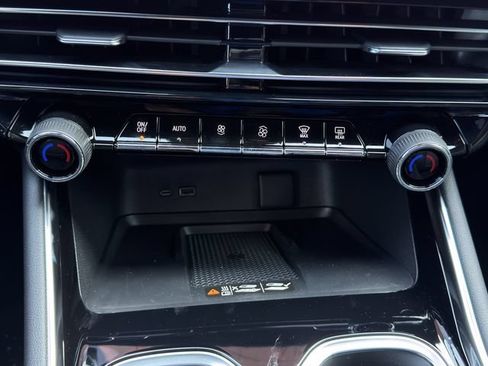 New 2026 Chevrolet Traverse Z71 w/ Enhanced Driving Package AWD/4WD image 15