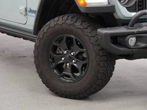 Used 2023 Jeep Wrangler Unlimited Rubicon 4xe AWD/4WD image 4