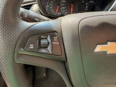 Used 2017 Chevrolet Trax LT AWD/4WD image 37
