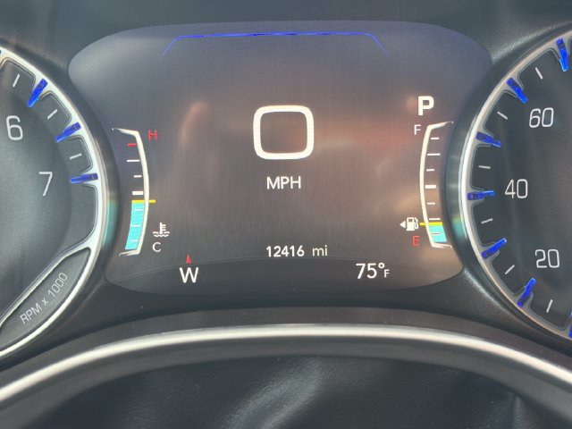 Used 2026 Chrysler Pacifica Select FWD image 26