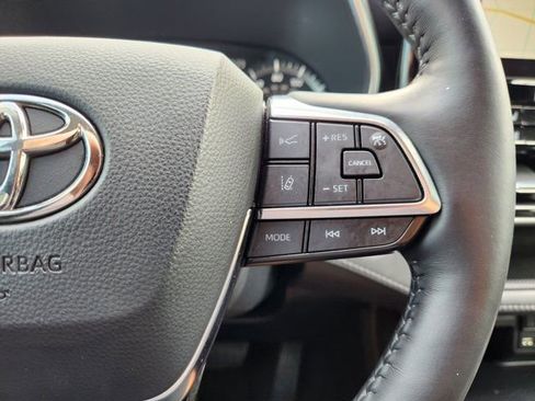 Used 2021 Toyota Highlander Platinum image 31