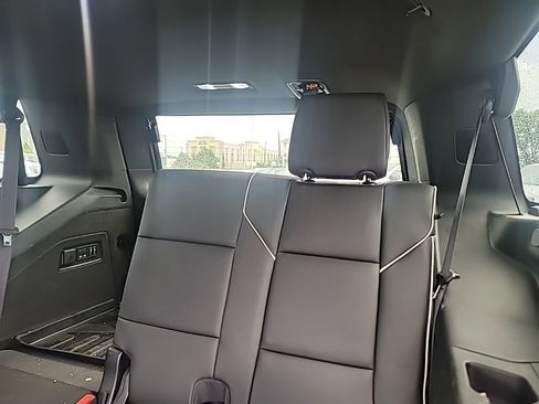Used 2022 Cadillac Escalade Premium Luxury RWD image 12