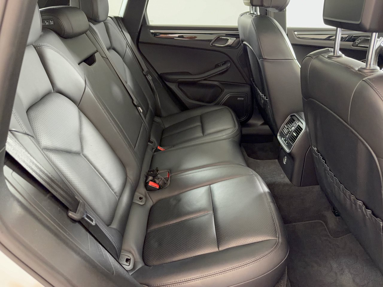 Used 2017 Porsche Macan S AWD/4WD image 32