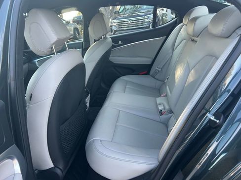 Used 2023 Genesis G70 2.0T image 41