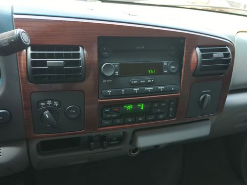 Used 2005 Ford F250 Lariat AWD/4WD image 15