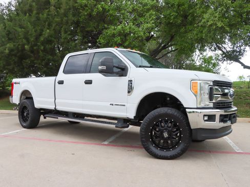 Used 2017 Ford F350 XLT w/ XLT Value Package image 1