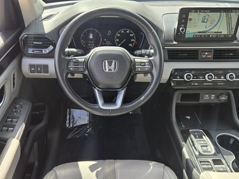 Used 2023 Honda Pilot Touring image 12