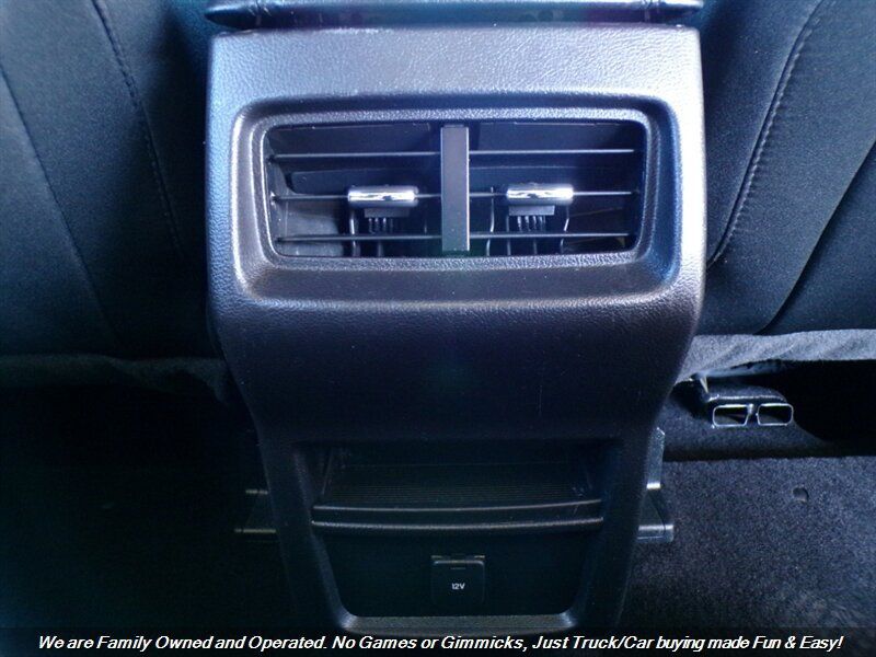 Used 2015 Ford Edge SE FWD image 31
