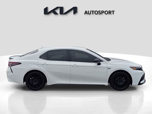 Used 2023 Toyota Camry SE image 7