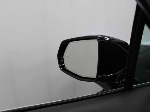 Certified 2022 Cadillac XT5 Premium Luxury w/ LPO, Floor Liner Package image 11