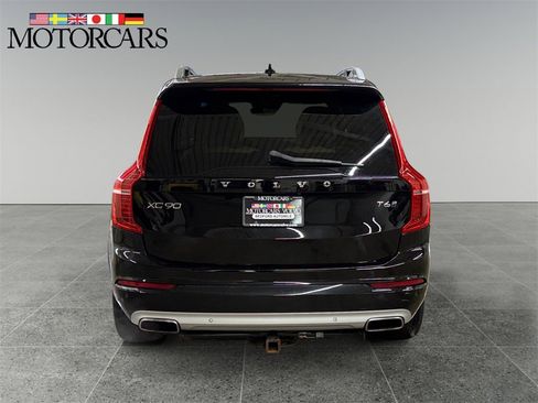 Used 2017 Volvo XC90 T6 Momentum w/ Vision Package image 4