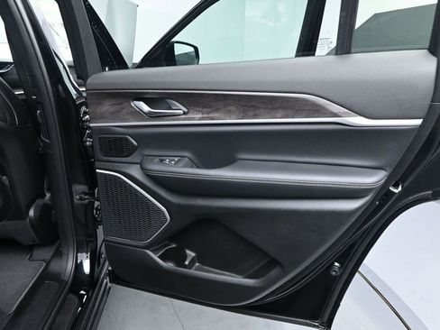 New 2026 Jeep Grand Cherokee L Limited AWD/4WD image 18