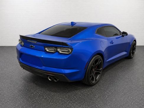 Used 2021 Chevrolet Camaro SS RWD image 4