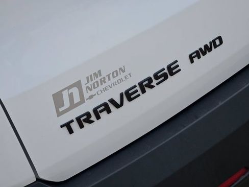Used 2023 Chevrolet Traverse RS AWD/4WD image 15