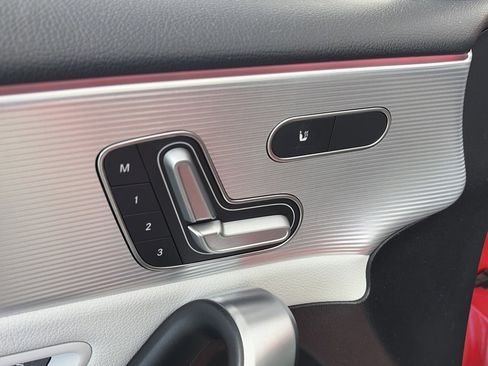 Used 2019 Mercedes-Benz A 220 4MATIC image 25