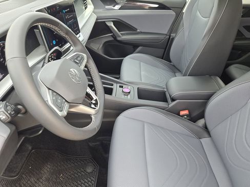 New 2026 Volkswagen Tiguan SE image 10