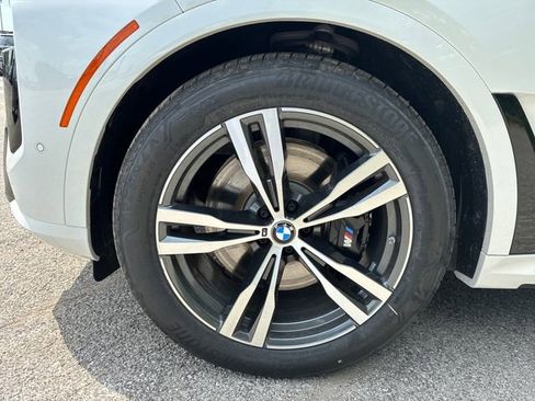 New 2026 BMW X7 M60i AWD/4WD image 9