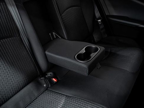 Used 2017 Toyota Prius Three image 23