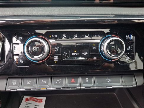 Used 2024 GMC Sierra 2500 AT4 w/ AT4 Premium Plus Package image 15