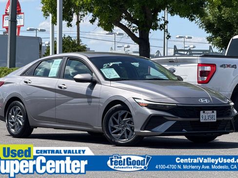 Used 2024 Hyundai Elantra SEL FWD image 1