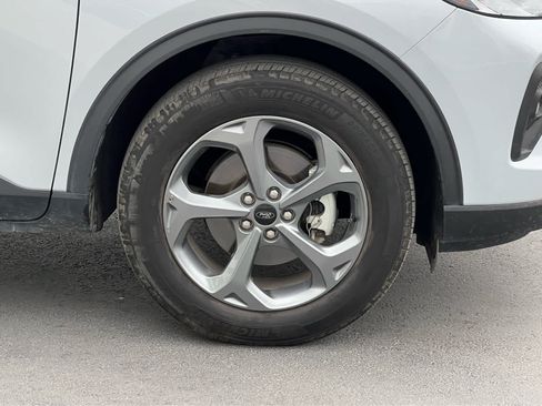 Used 2025 Ford Escape ST-Line Select AWD/4WD image 16