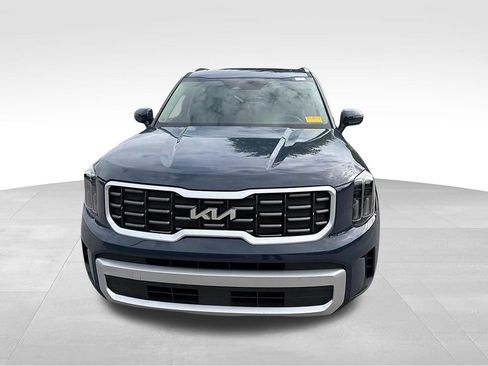 Used 2025 Kia Telluride S FWD image 2
