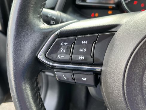 Used 2020 Toyota Yaris XLE image 16