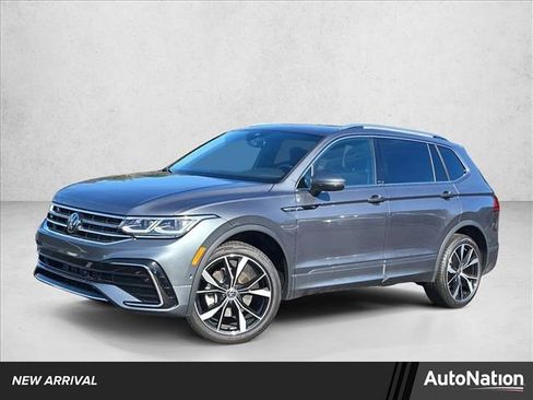 Used 2024 Volkswagen Tiguan SEL R-Line image 1