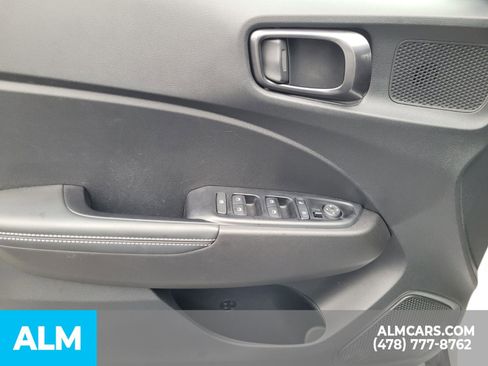 Used 2023 Hyundai Venue Limited w/ Cargo Package image 25