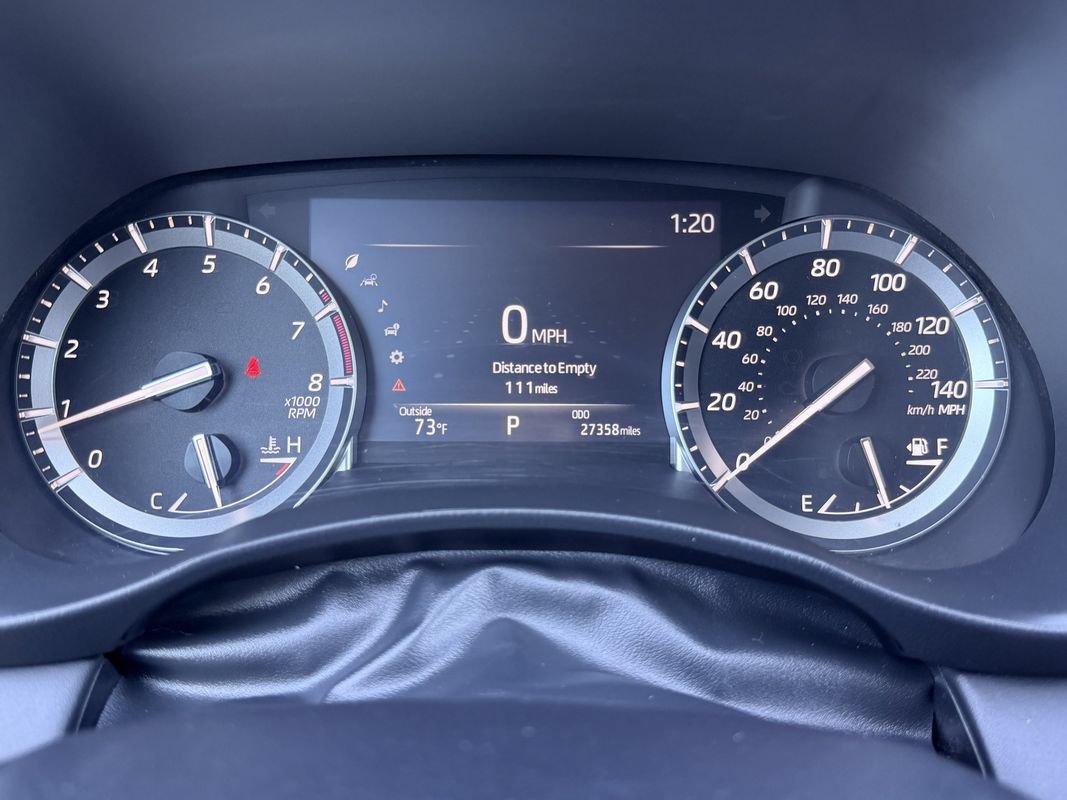 Used 2021 Toyota Highlander XLE AWD/4WD image 36