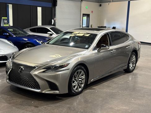 Used 2018 Lexus LS 500 w/ Accessory Package (Z2) RWD image 9