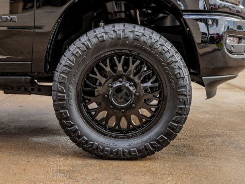 Used 2025 RAM 3500 Laramie image 12