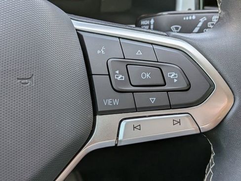 Used 2023 Volkswagen Atlas SE w/ Black Wheel Package FWD image 32