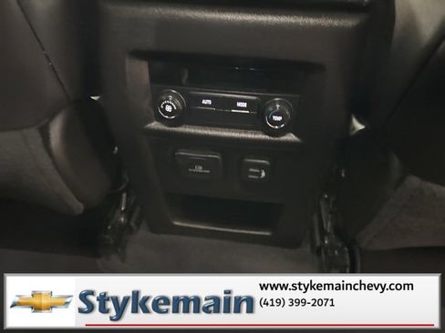 Used 2022 Chevrolet Traverse RS image 15