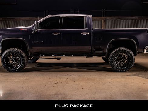 Used 2024 Chevrolet Silverado 2500 LTZ w/ LTZ Plus Package image 5