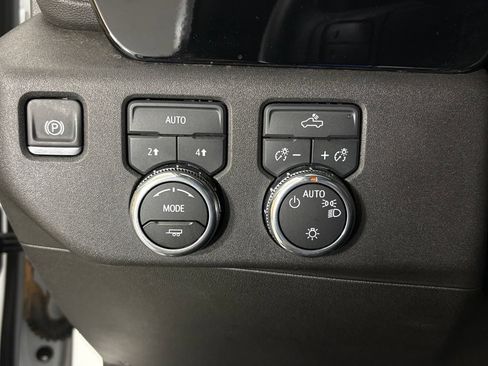 Certified 2026 GMC Sierra 1500 SLE w/ Preferred Package AWD/4WD image 25