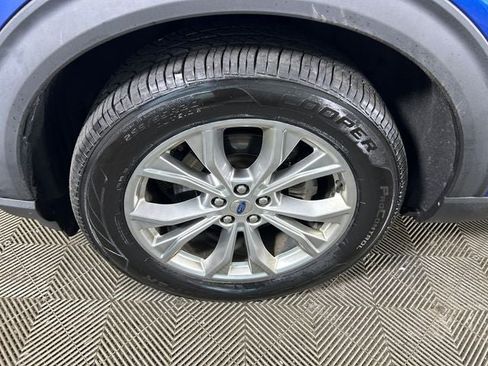 Used 2020 Ford Explorer XLT w/ Equipment Group 202A AWD/4WD image 10
