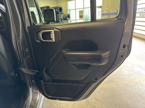 Used 2018 Jeep Wrangler Unlimited Rubicon image 29