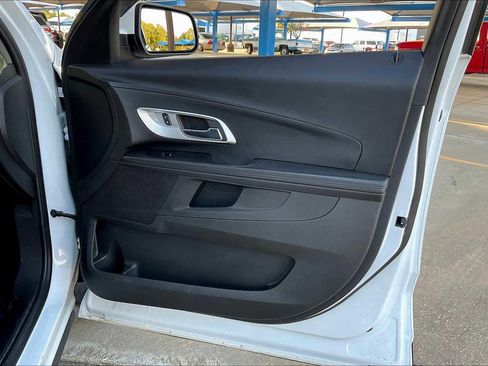 Used 2017 Chevrolet Equinox LT w/ Convenience Package image 22