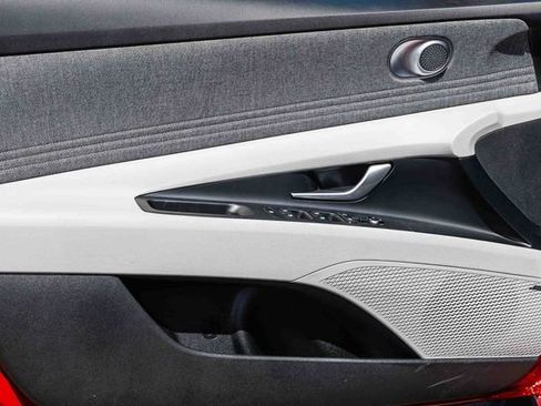 New 2026 Hyundai Elantra Limited FWD image 25