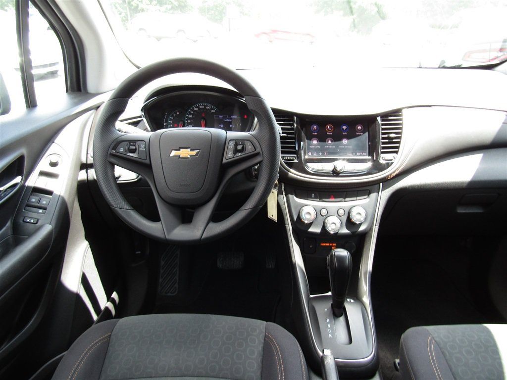 Used 2020 Chevrolet Trax LS w/ Tint and Cruise Package FWD image 23