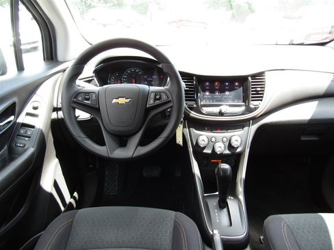 Used 2020 Chevrolet Trax LS w/ Tint and Cruise Package FWD image 23