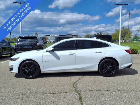Used 2022 Chevrolet Malibu LT w/ Sport Edition FWD image 9